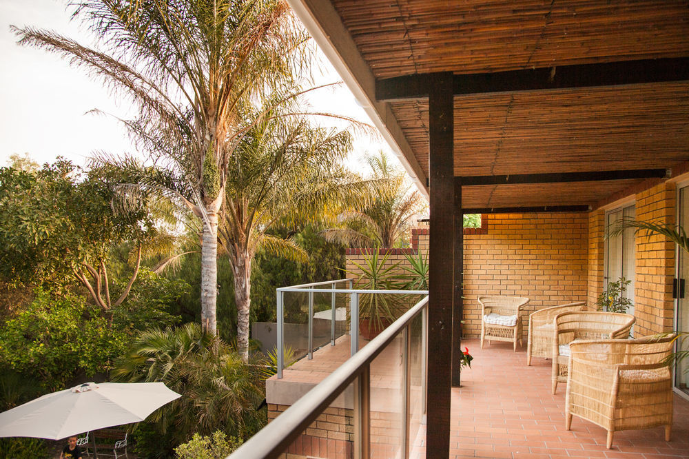 Feather Nest Guest House Oudtshoorn Exterior foto